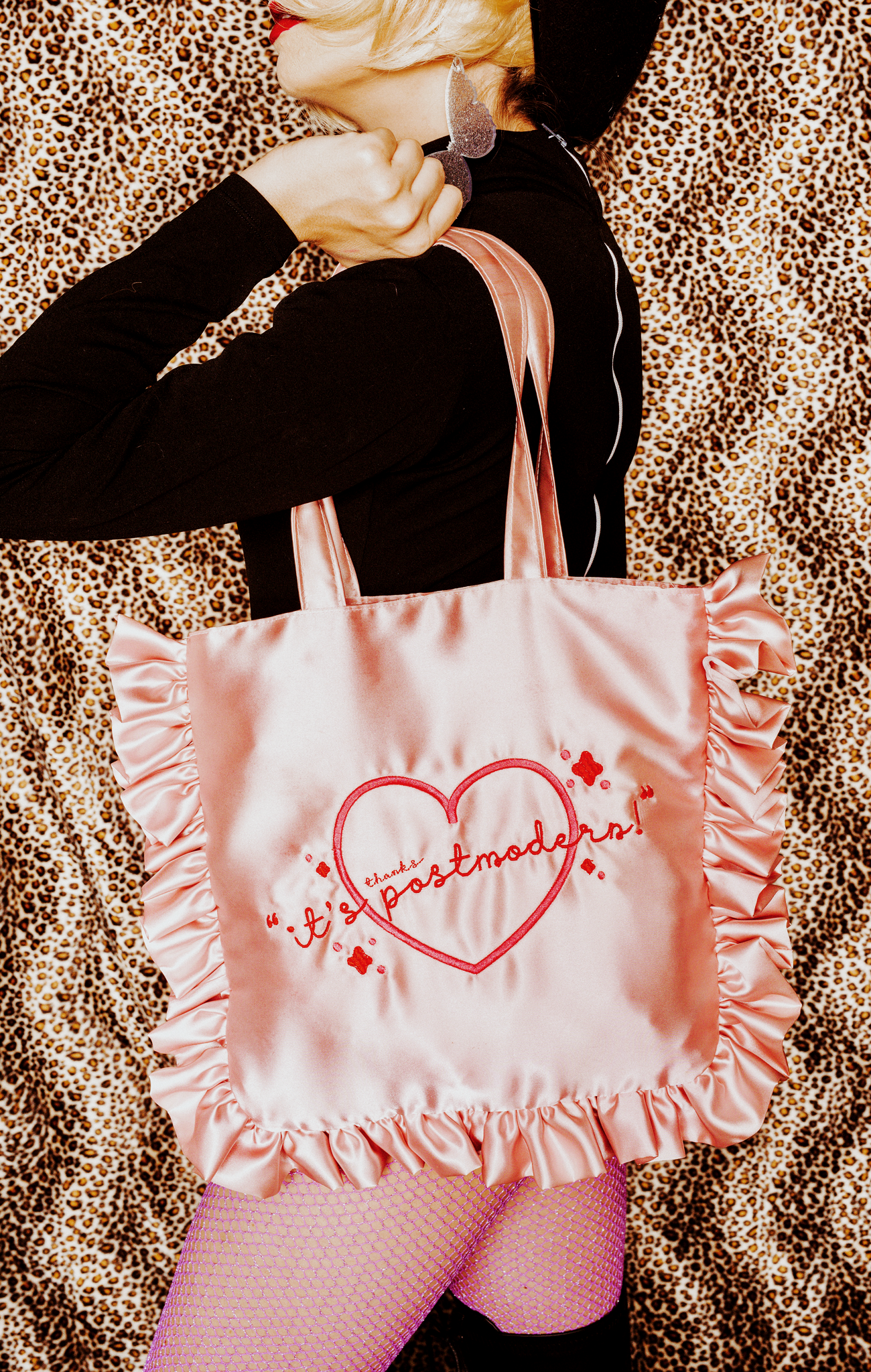 061 // PILLOW TOTE